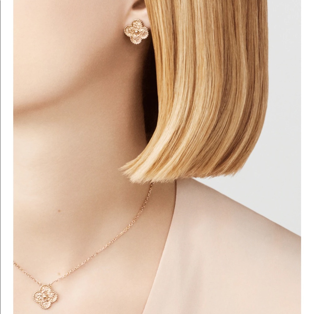 (SOLD) Van Cleef & Arpels Vintage Alhambra Pendant Rose Gold Necklace - Picture 4 of 14